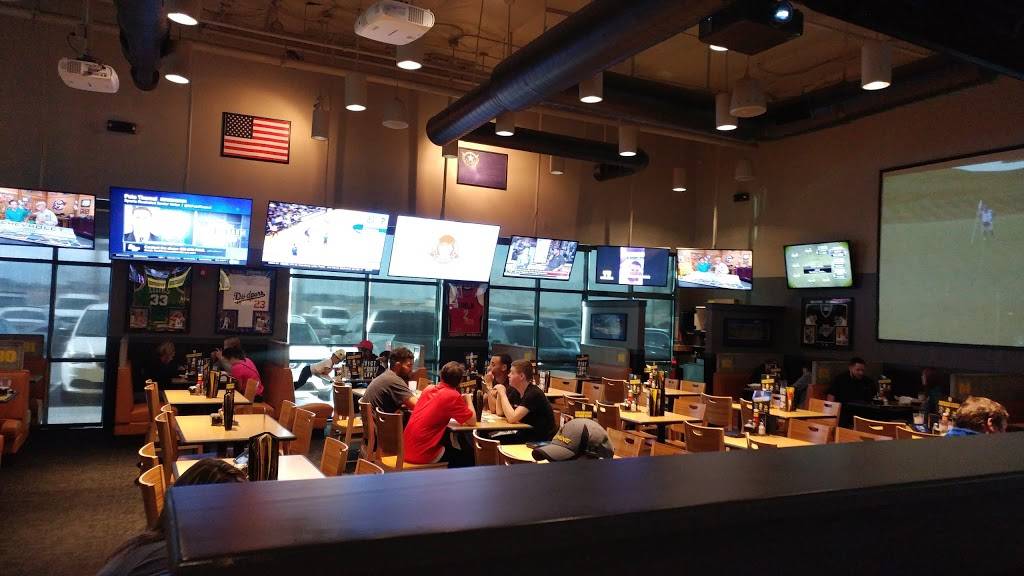 Buffalo Wild Wings | meal takeaway | 7430 S Las Vegas Blvd #120, Las Vegas, NV 89123, USA | 7026140238 OR +1 702-614-0238