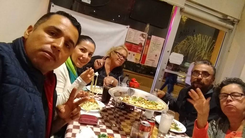 Vittoria Pizzeria Y Cucina | restaurant | 22604, Loma Bonita Nte., 22604 Tijuana, B.C., Mexico | 016649750751 OR +52 664 975 0751