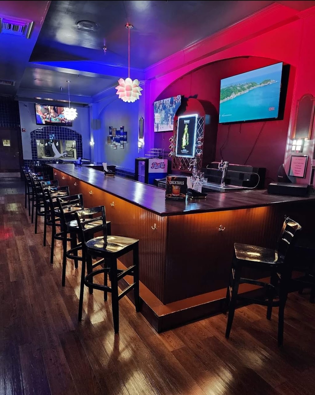 Status Restaurant & Lounge | restaurant | 213 Williamson Rd SE, Roanoke, VA 24011, USA | 5405664483 OR +1 540-566-4483