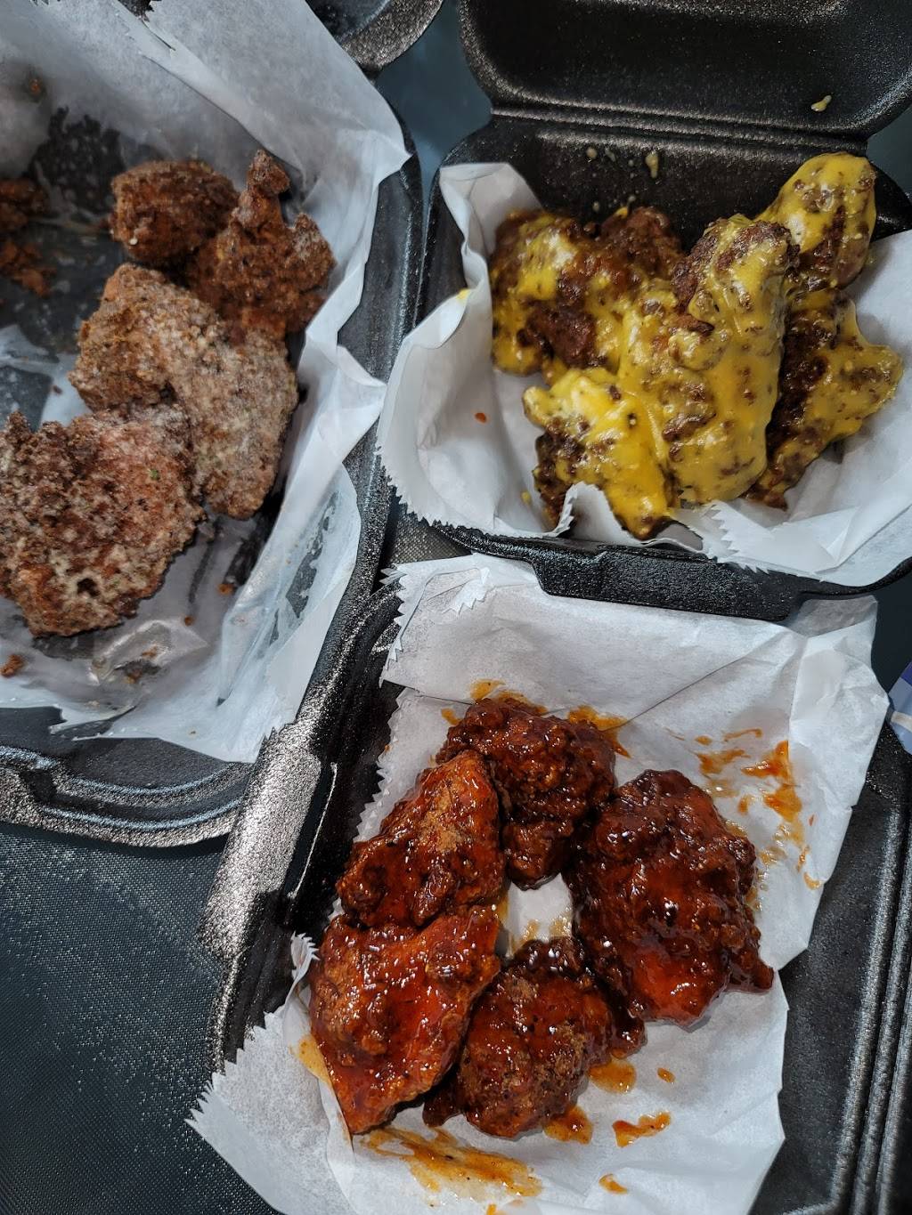 Wing bros | restaurant | 24735 W Warren Ave, Dearborn Heights, MI 48127, USA | 3133952924 OR +1 313-395-2924