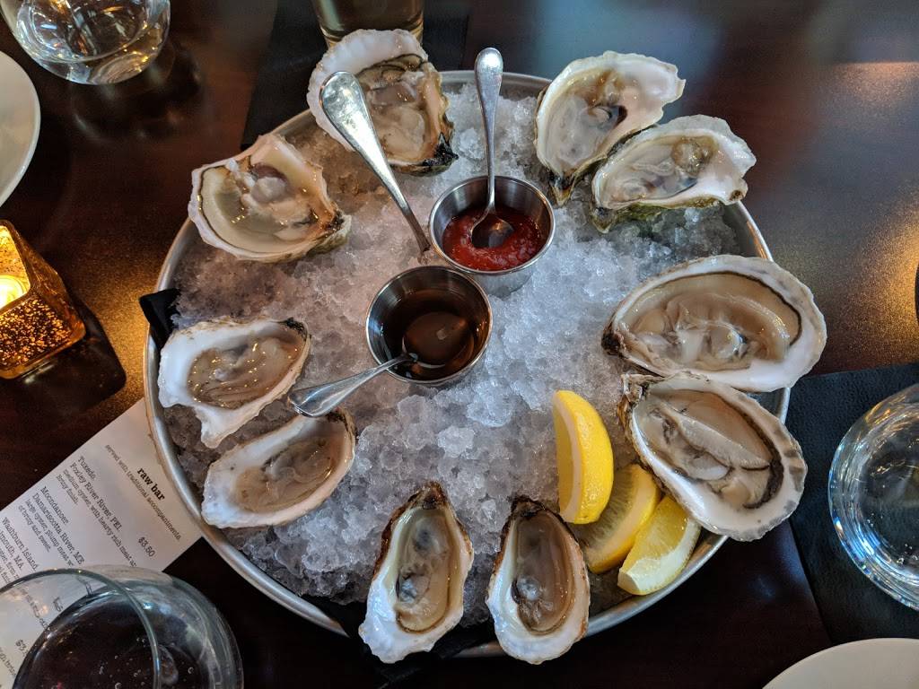 Elm Square Oyster Co. | night club | 2 Elm Sq, Andover, MA 01810, USA | 9784702228 OR +1 978-470-2228