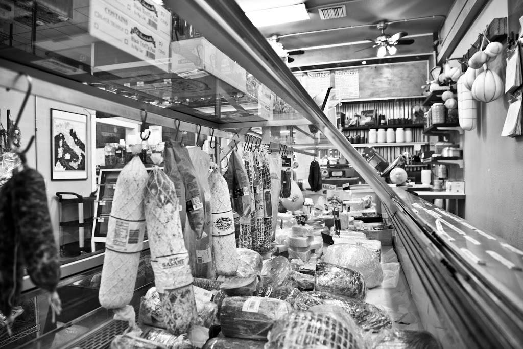 Domingos Italian Deli | restaurant | 17548 Ventura Blvd, Encino, CA 91316, USA | 8189814466 OR +1 818-981-4466