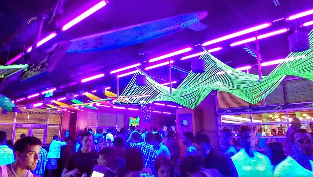 Shark Bar | restaurant | 1340 Grand Blvd, Kansas City, MO 64106, USA | 8164428140 OR +1 816-442-8140