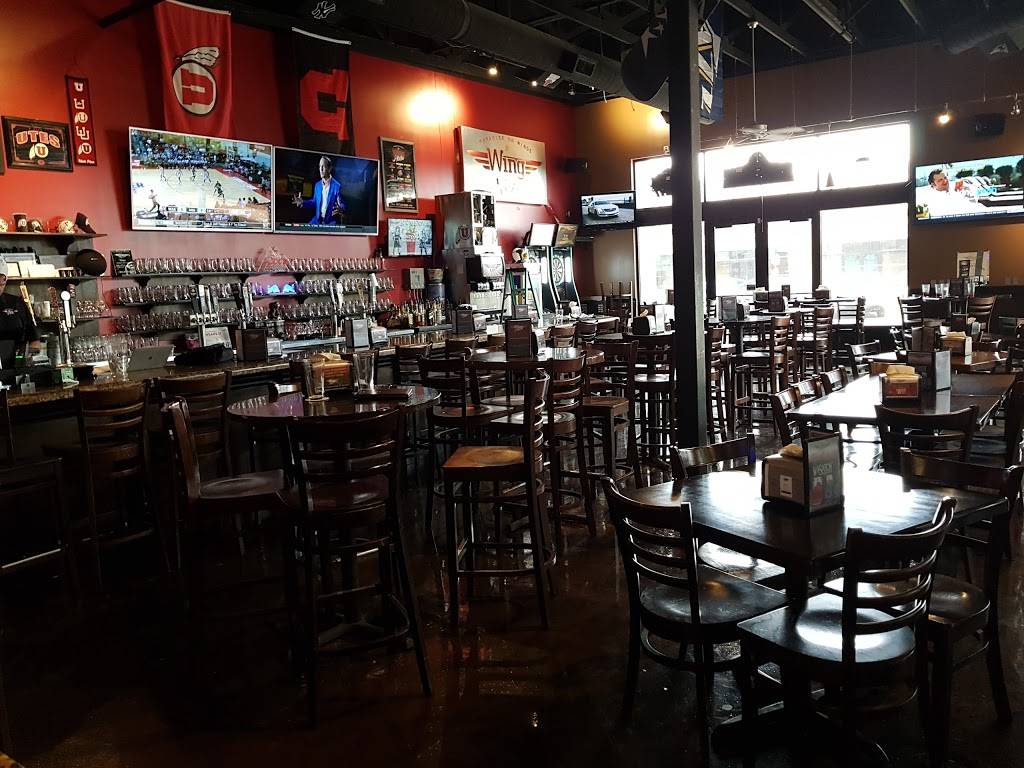 Wing Nutz The District | meal takeaway | 11580 District Main Dr #100, South Jordan, UT 84095, USA | 8014954623 OR +1 801-495-4623