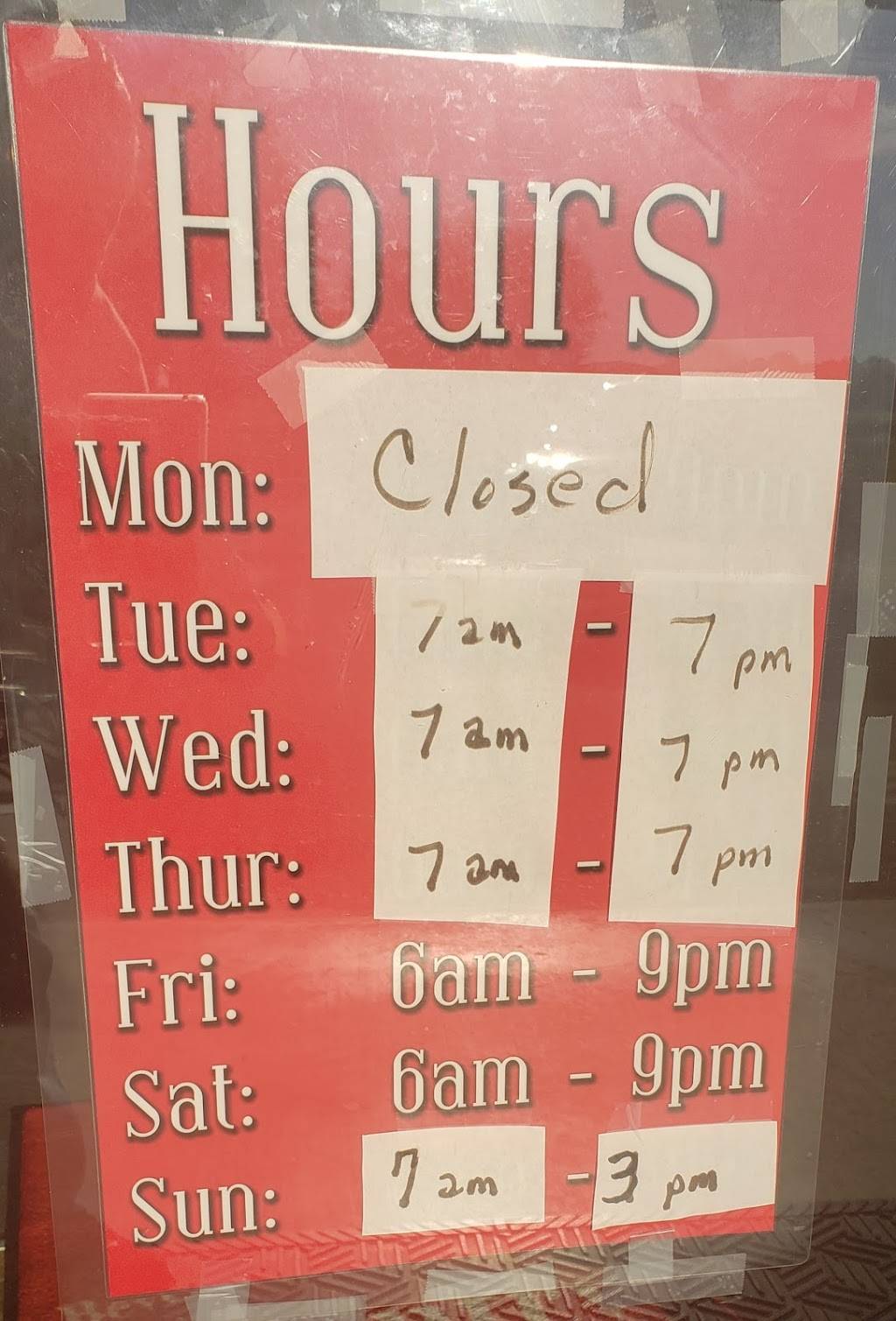 Beverlys Country Kitchen | restaurant | 1050 Hendricks Store Rd, Moneta, VA 24121, USA | 5402974570 OR +1 540-297-4570