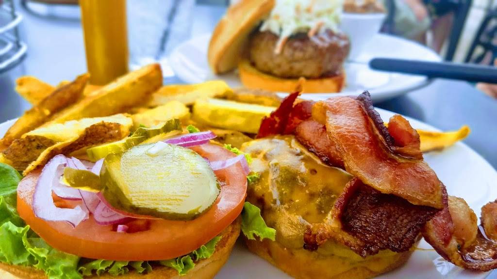 Lucys Burgers | restaurant | 1190 County Rd J #700, White Bear Lake, MN 55127, USA | 6517567788 OR +1 651-756-7788