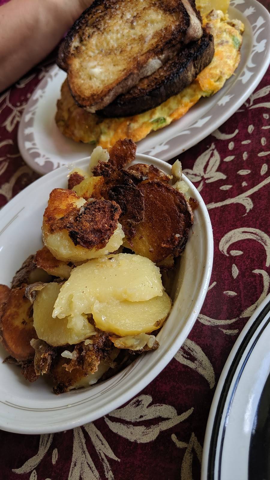 Fishers Station | restaurant | 7548 Main St Fishers, Victor, NY 14564, USA | 5857423280 OR +1 585-742-3280