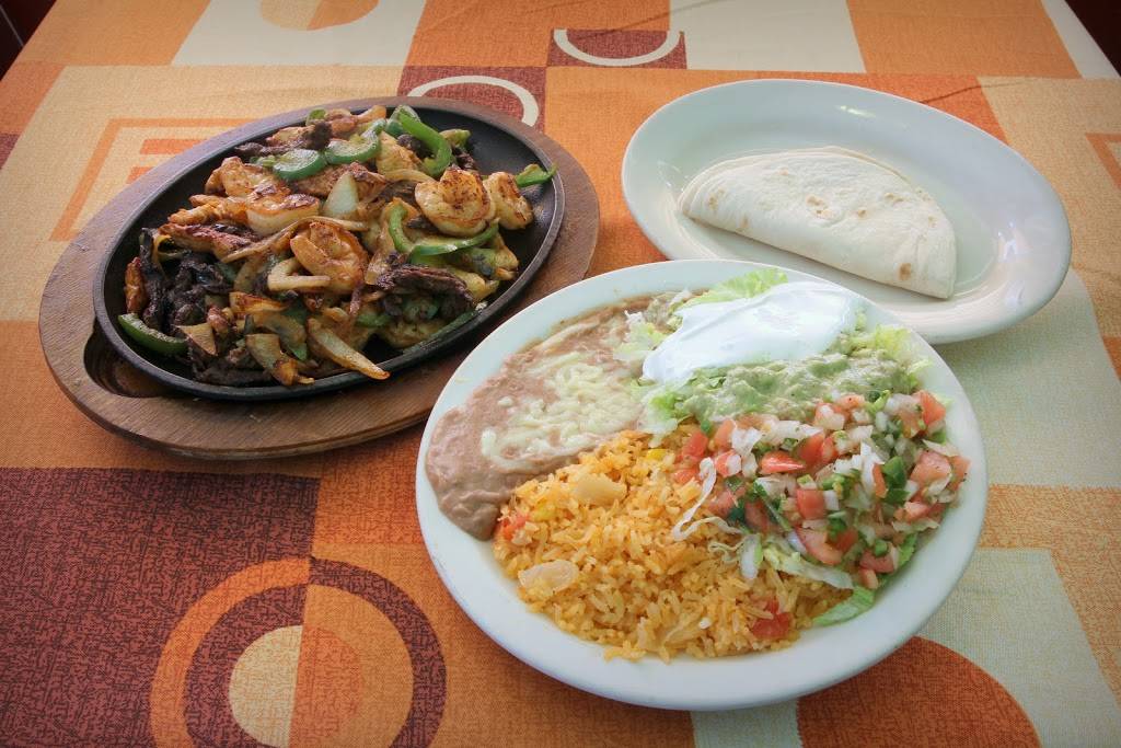 El Cazador | restaurant | 1540 Montclair Rd, Birmingham, AL 35210, USA | 2059511205 OR +1 205-951-1205