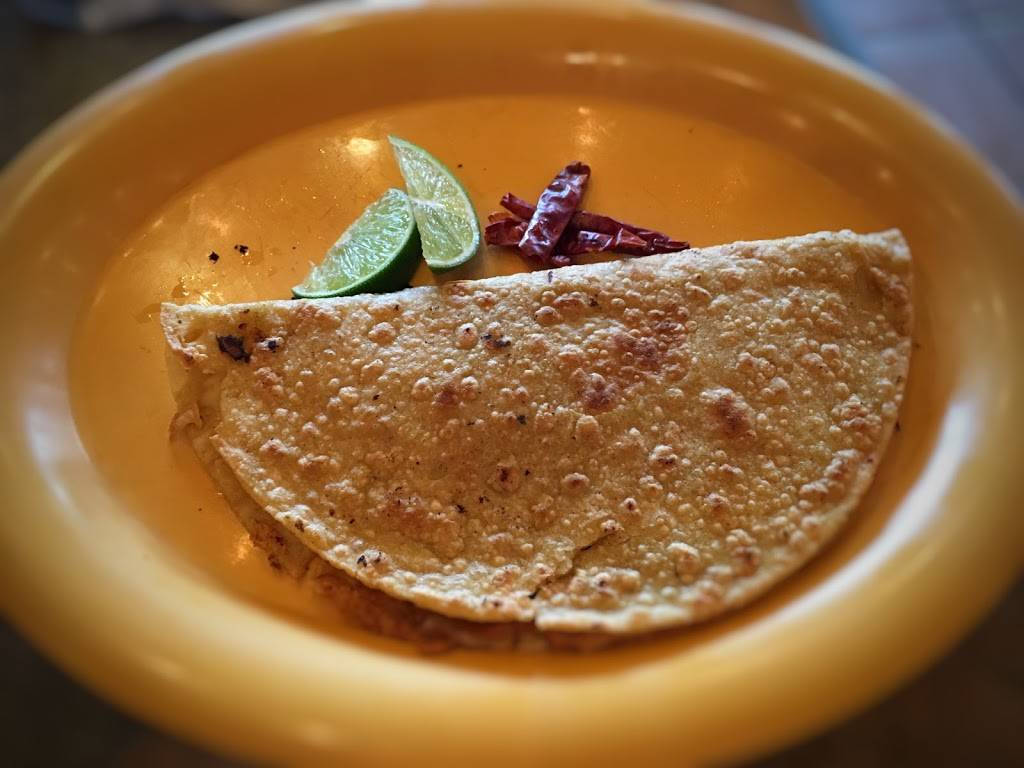 El Puesto | restaurant | 5827 W 16th St, Cicero, IL 60804, USA | 7082228535 OR +1 708-222-8535