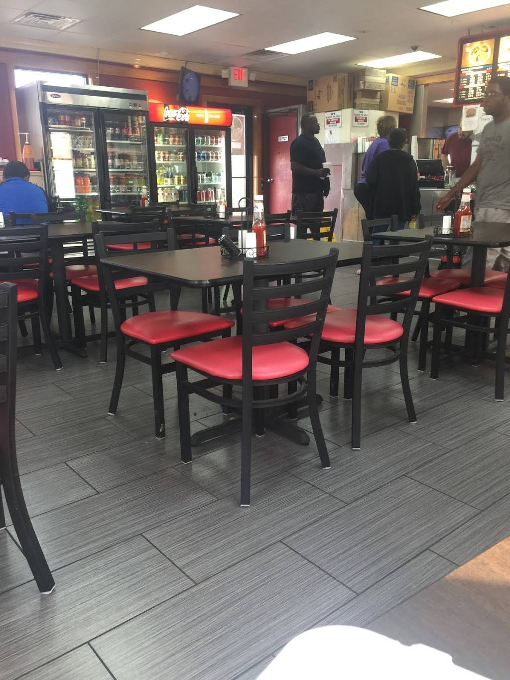 Lisas Chicken | restaurant | 2315 NW 24th St, Fort Worth, TX 76164, USA | 8176265080 OR +1 817-626-5080