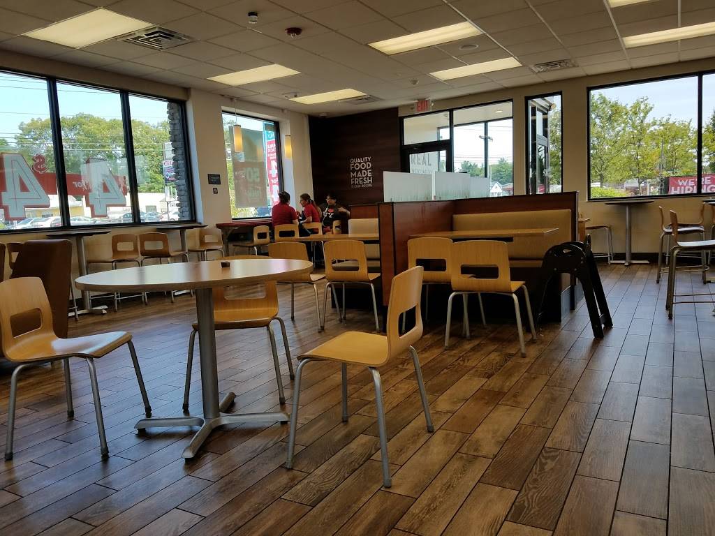 Wendys | restaurant | 1820 NY-112, Medford, NY 11763, USA | 6314475651 OR +1 631-447-5651