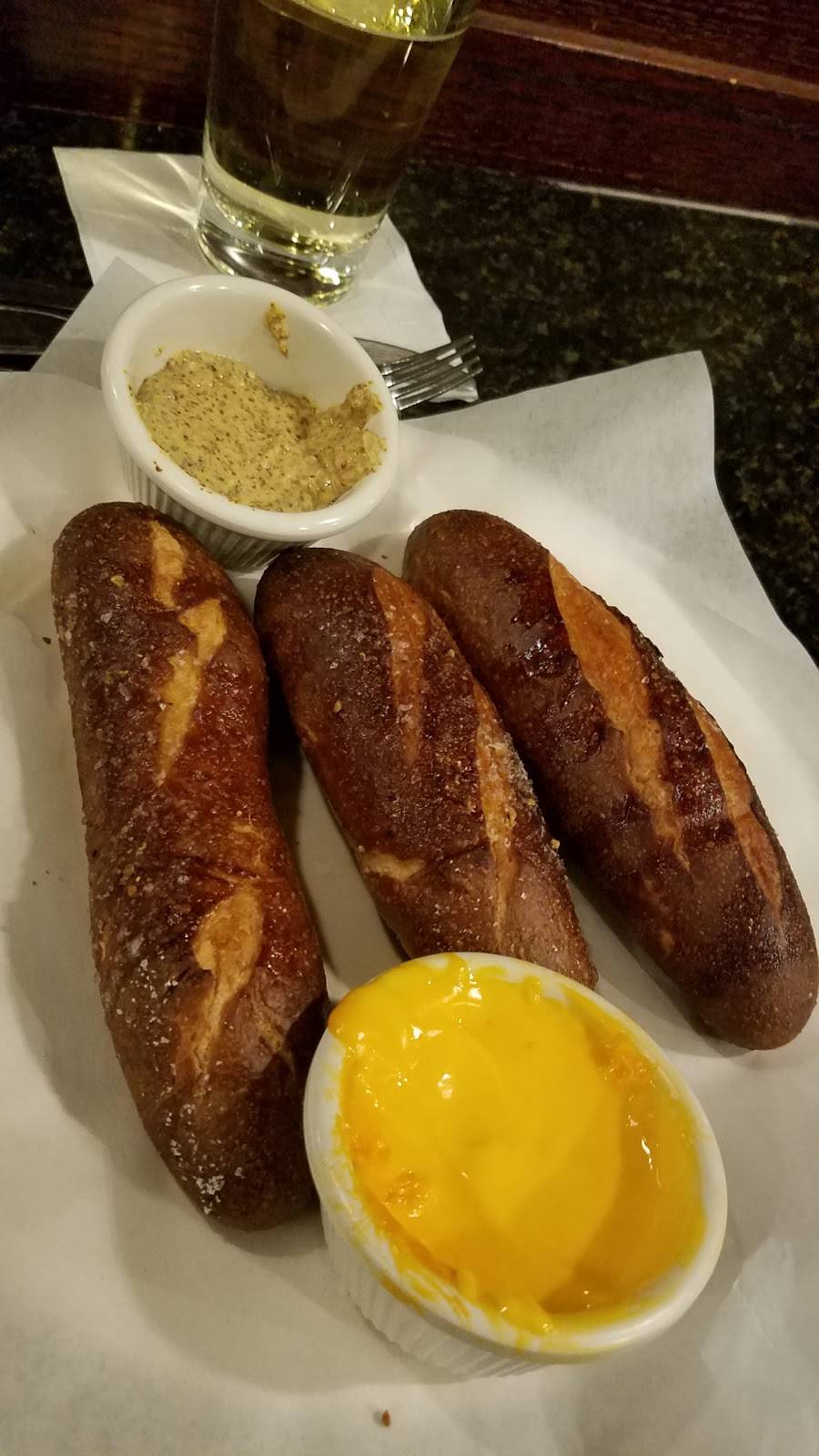 Capitol City Grille | restaurant | 111 N Grand Ave, Lansing, MI 48933, USA | 5172673459 OR +1 517-267-3459