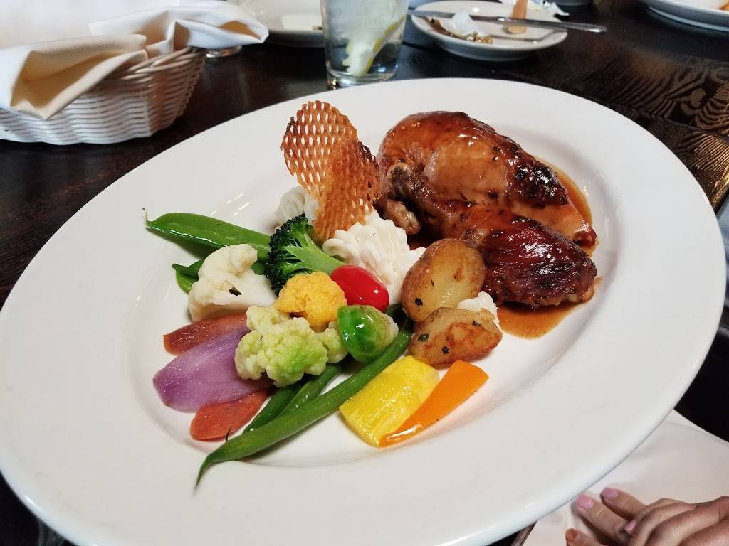 Brushi Bistro & Bar | restaurant | 721 N 132nd St, Omaha, NE 68154, USA | 4028846878 OR +1 402-884-6878