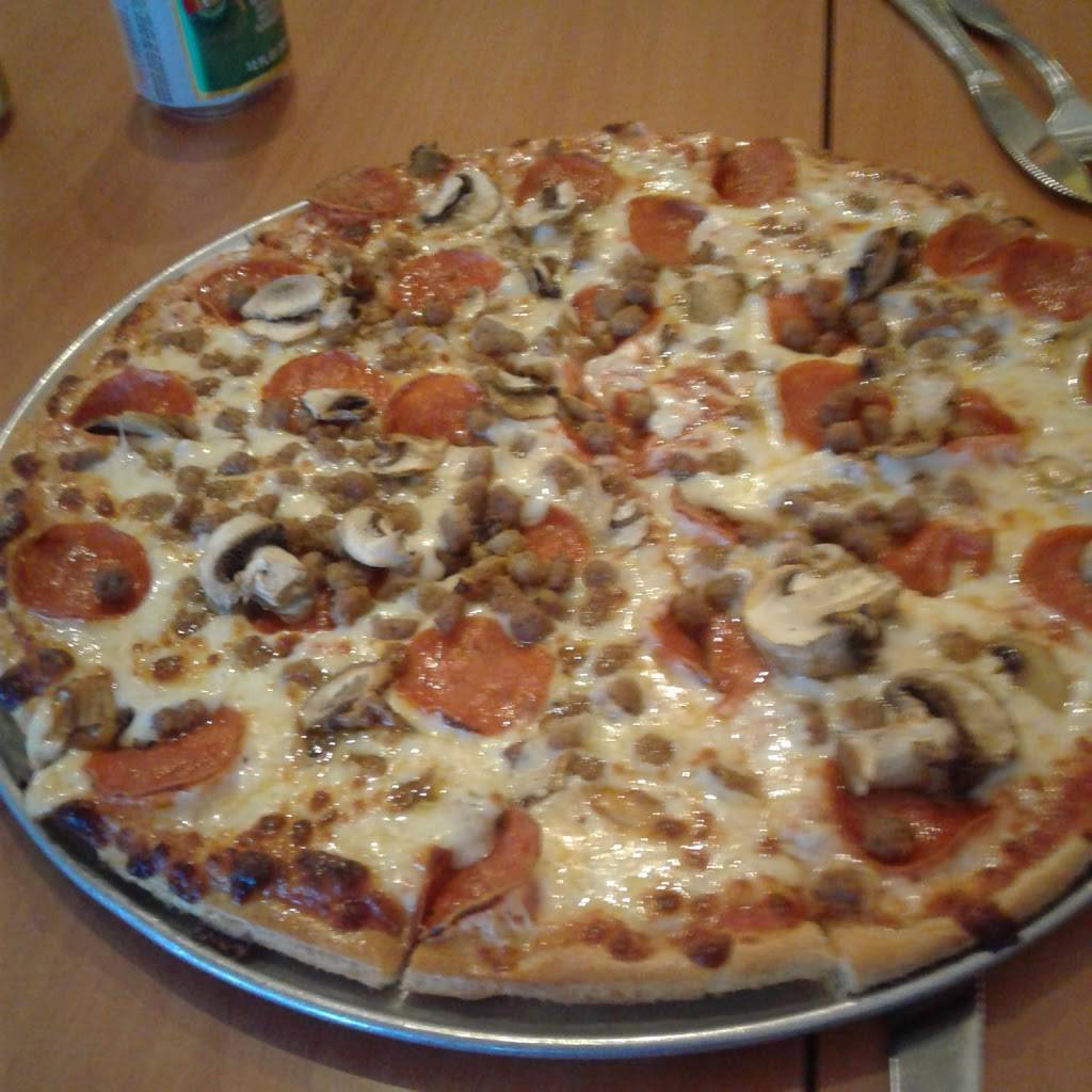 Captain Tonys Pizza | restaurant | 13208 Shaker Square, Cleveland, OH 44120, USA | 2165618669 OR +1 216-561-8669