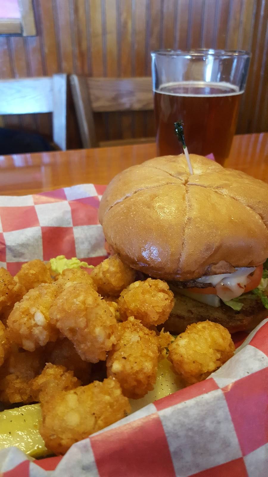 The Tracks Tavern & Grill | restaurant | 1020 E Locust St, Milwaukee, WI 53212, USA | 4145622020 OR +1 414-562-2020