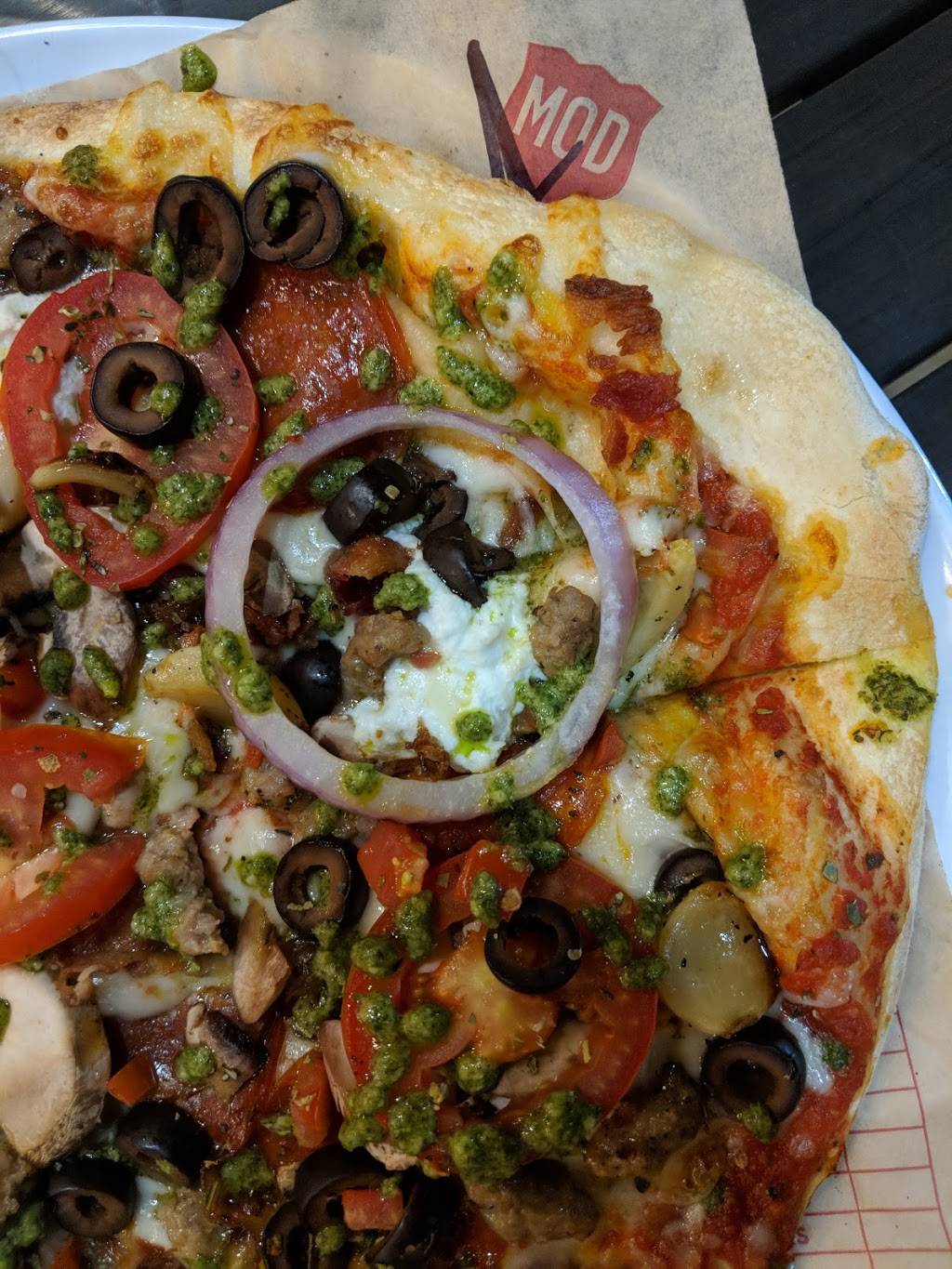 MOD Pizza | restaurant | 21855 Ventura Blvd, Woodland Hills, CA 91364, USA | 8186101445 OR +1 818-610-1445