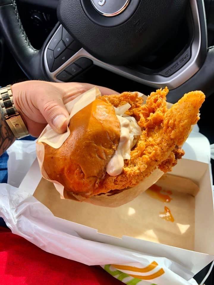 Ako Chicken Sandwich | restaurant | 10505 Telephone Rd, Houston, TX 77075, USA | 8328084298 OR +1 832-808-4298