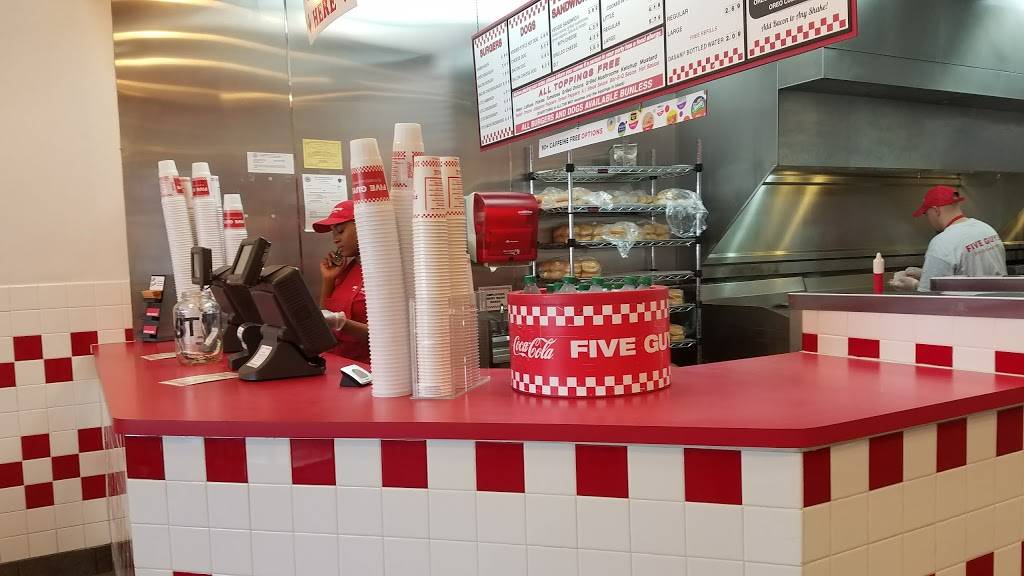 Five Guys | meal takeaway | 525 Lincoln St, Worcester, MA 01605, USA | 5088532000 OR +1 508-853-2000