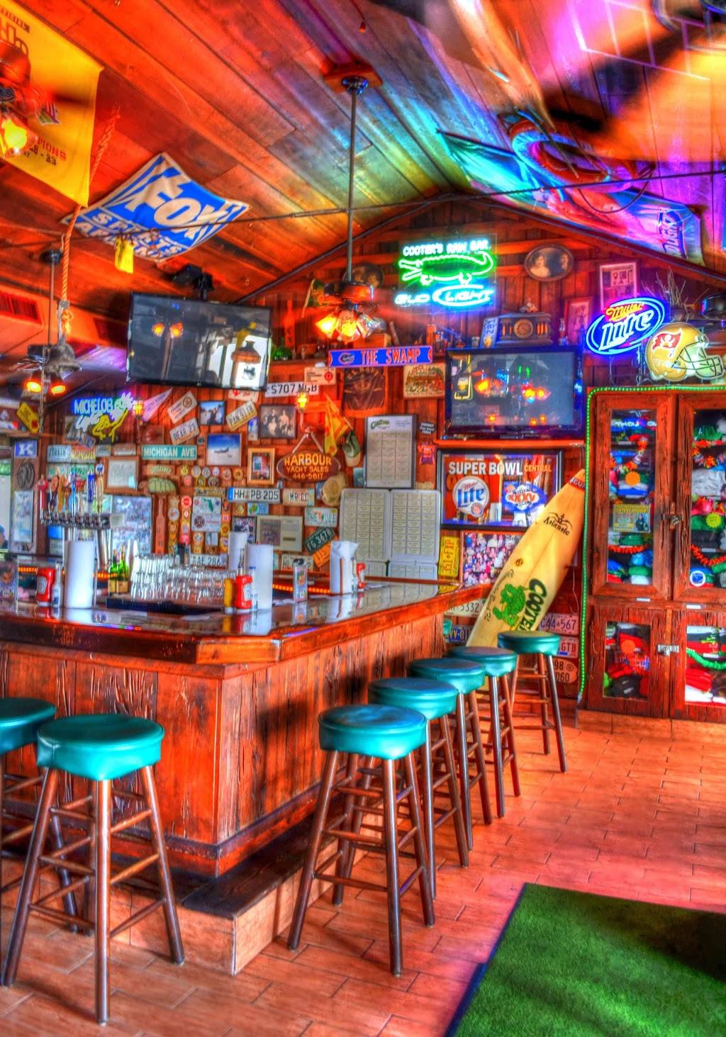 Cooters Restaurant & Bar | restaurant | 423 Poinsettia Ave, Clearwater Beach, FL 33767, USA | 7274622668 OR +1 727-462-2668