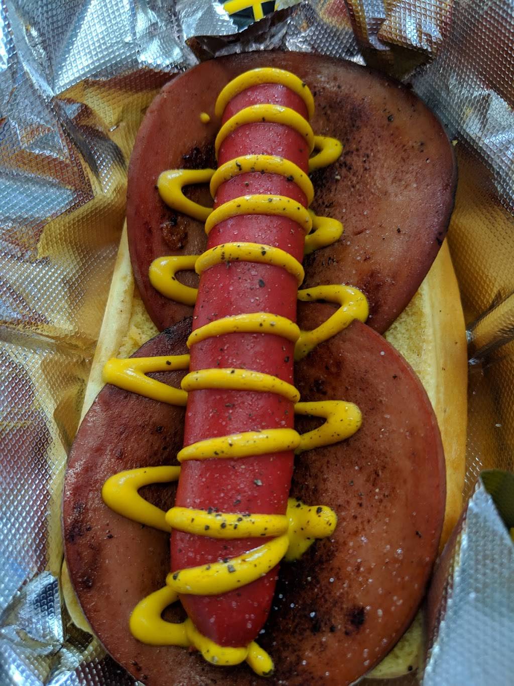 Hot Dog Headquarters | restaurant | 11 E James St, Lillington, NC 27546, USA | 7047256715 OR +1 704-725-6715