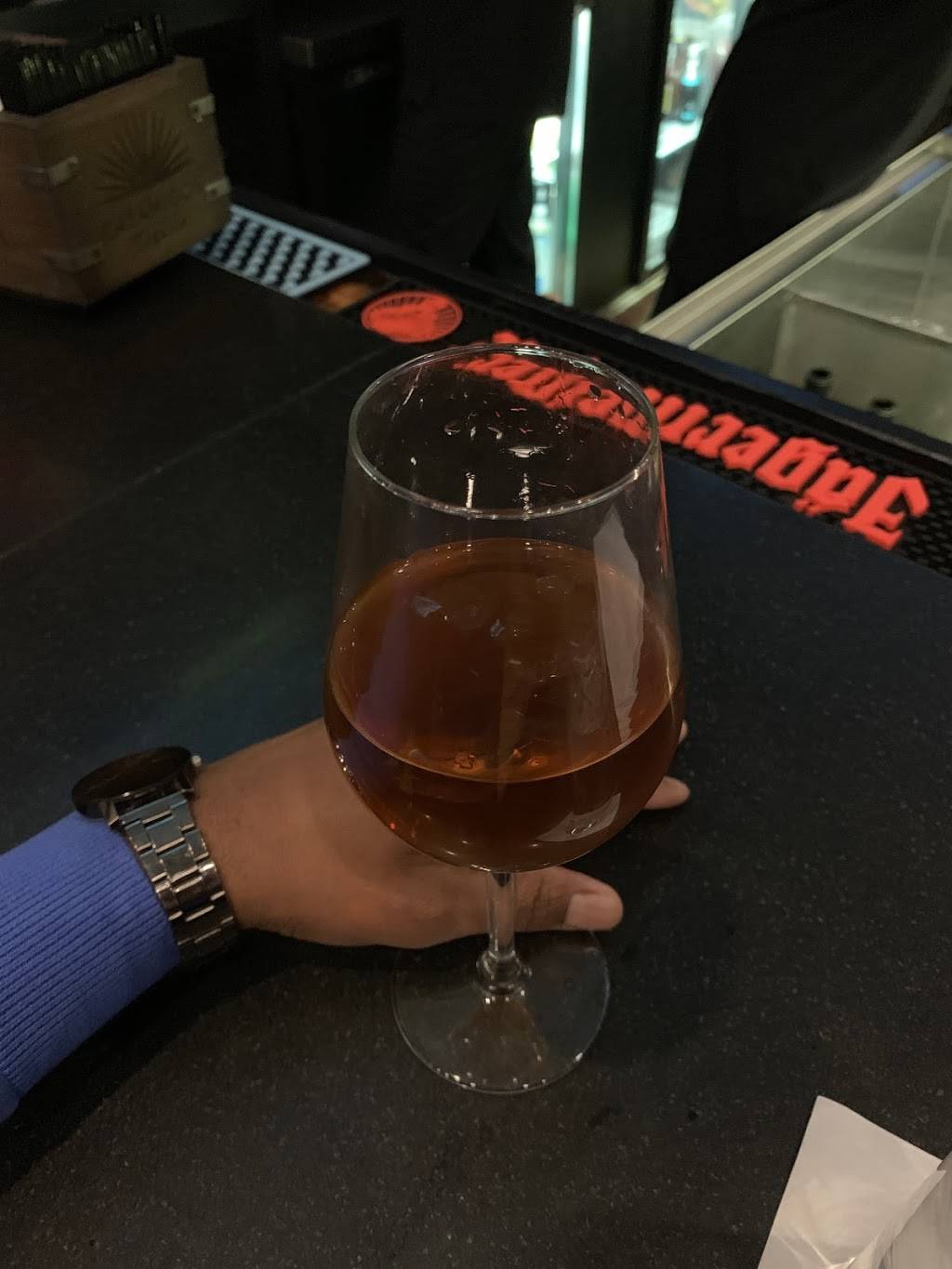 La Perle Restaurant & Bar | restaurant | 15 Bank St, Stamford, CT 06901, USA | 2033888600 OR +1 203-388-8600