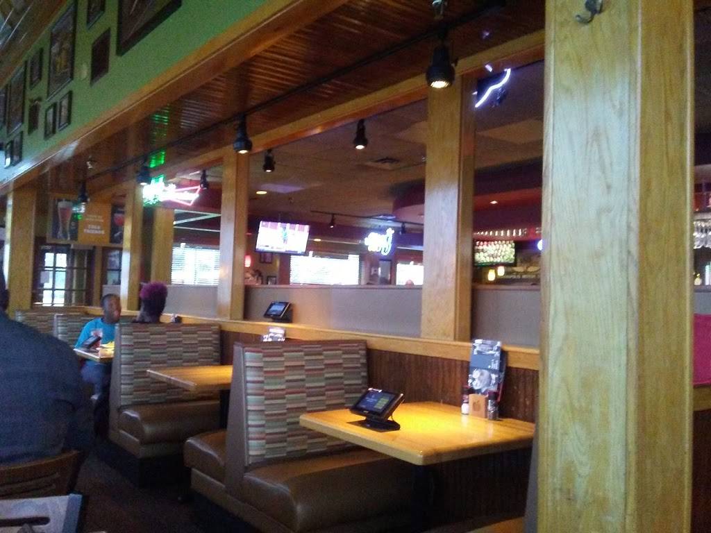 Applebees Grill + Bar | restaurant | 721 E Lewis and Clark Pkwy, Clarksville, IN 47129, USA | 8122833594 OR +1 812-283-3594