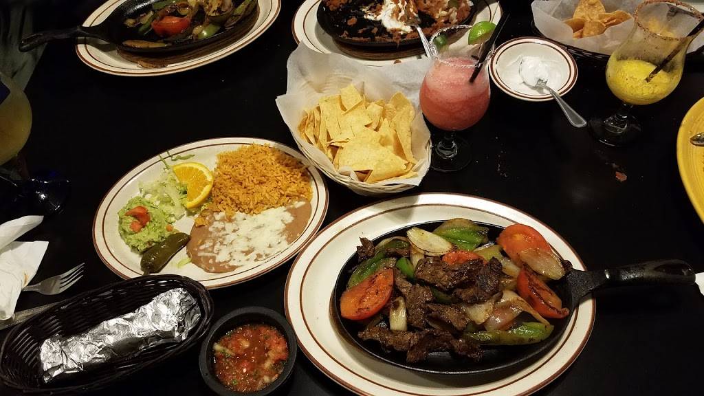 Los Panchos Mexican Food | restaurant | 4910 E Kings Canyon Rd, Fresno, CA 93727, USA | 5594521111 OR +1 559-452-1111