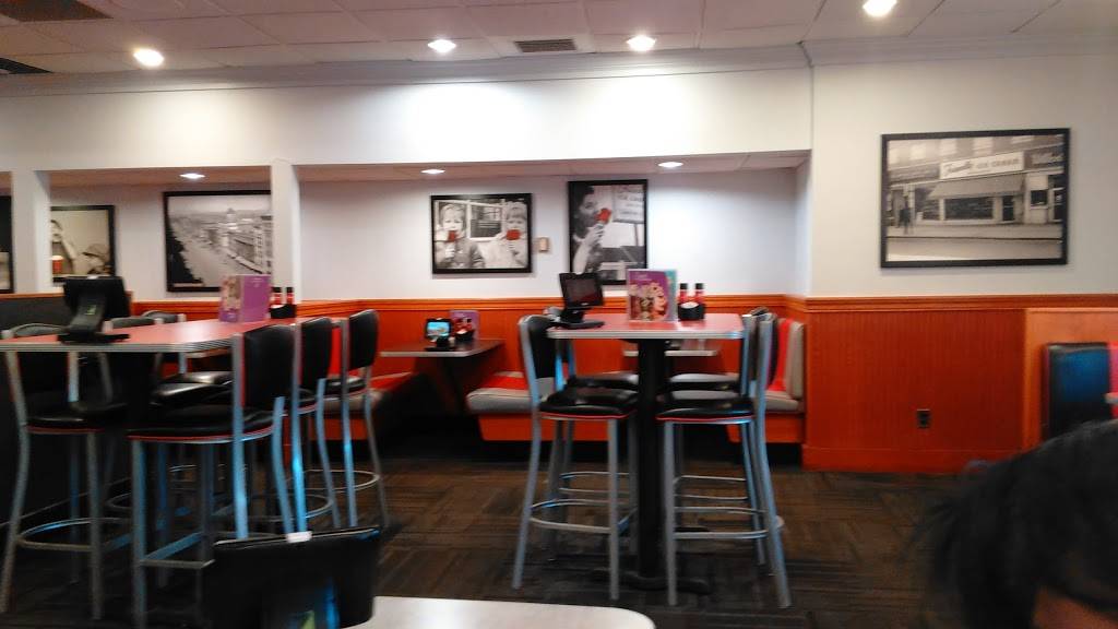 Friendlys | restaurant | 841 Dalton Ave, Pittsfield, MA 01201, USA | 4134430282 OR +1 413-443-0282