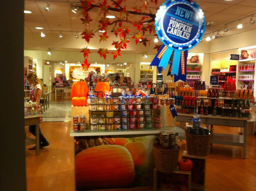 Westfield Mission Valley | shopping mall | 1640 Camino Del Rio N, San Diego, CA 92108, USA | 6192966375 OR +1 619-296-6375