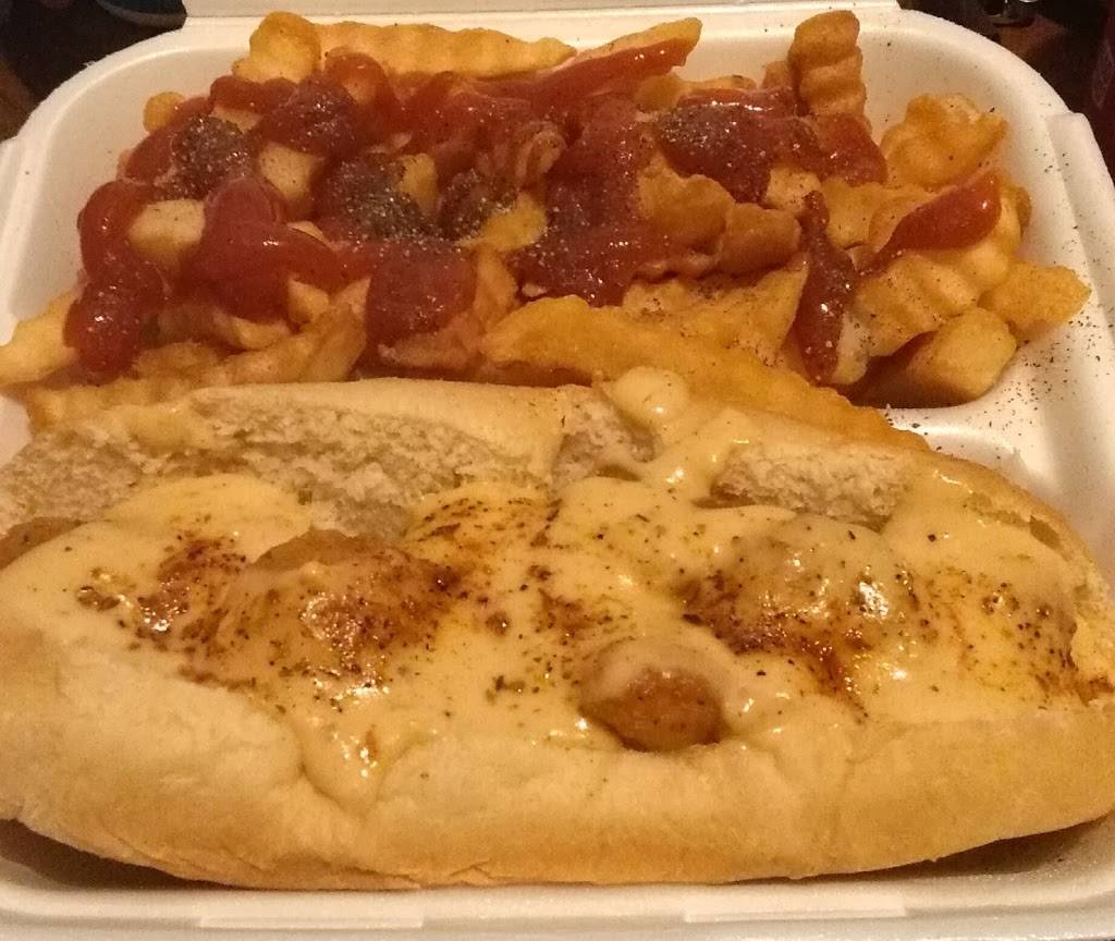 Small Time Hot Dogs | restaurant | 510 Raper St, Winona, MS 38967, USA | 6627539702 OR +1 662-753-9702