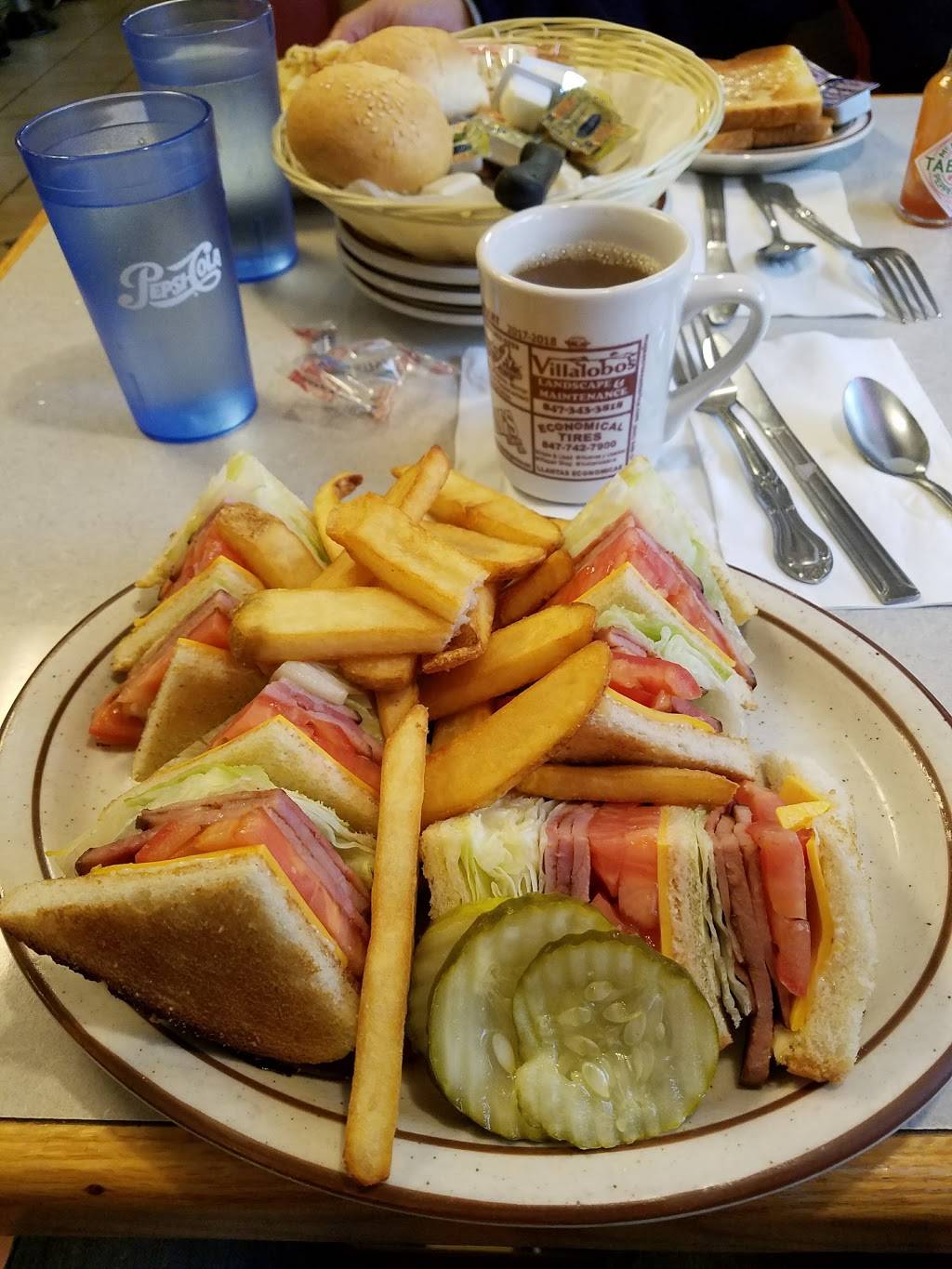 Rays Family Restaurant | restaurant | 801 St Charles St, Elgin, IL 60120, USA | 8477417110 OR +1 847-741-7110