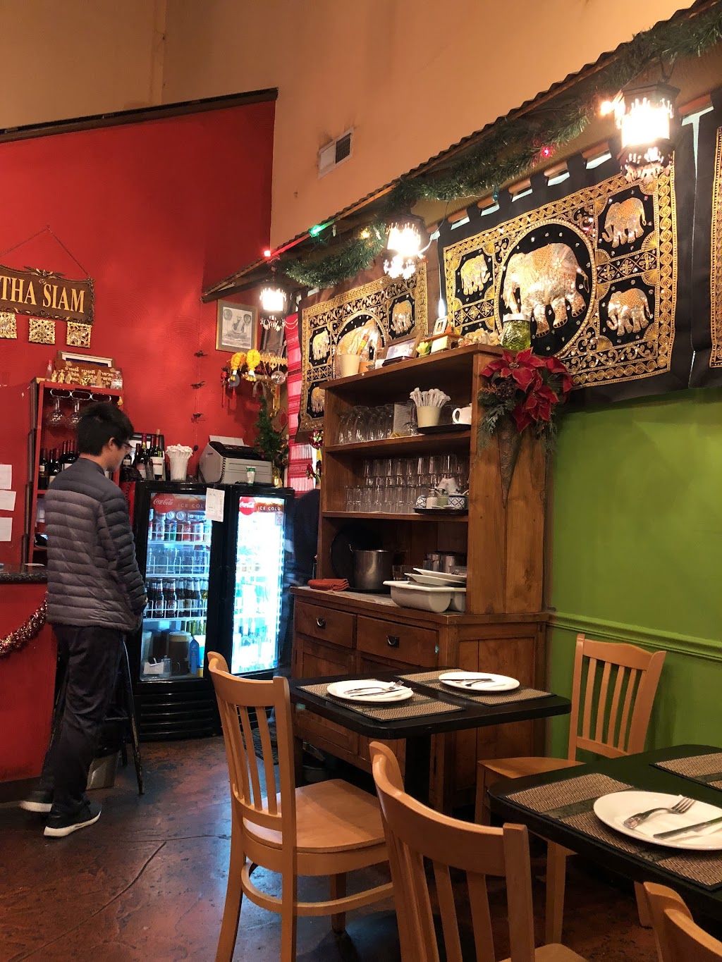 Tha Siam Thai Bistro | restaurant | 1892 Solano Ave, Berkeley, CA 94707, USA | 5105253625 OR +1 510-525-3625