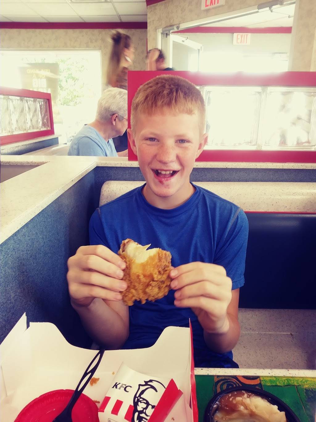 KFC | restaurant | 201 South Angela St, Paola, KS 66071, USA | 9132942555 OR +1 913-294-2555