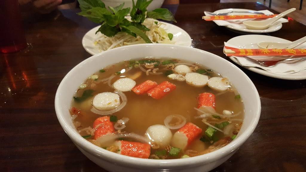 Pho | restaurant | 1135 S Milwaukee Ave, Libertyville, IL 60048, USA | 8479842776 OR +1 847-984-2776
