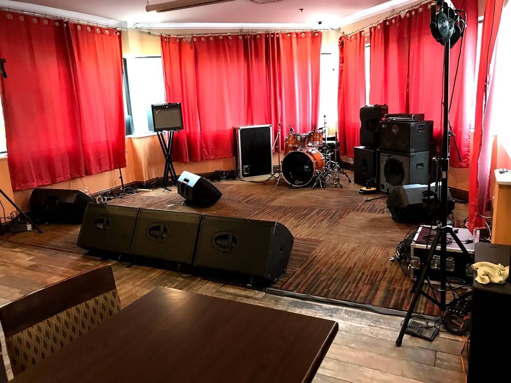 Olde Towne Inn Largo (OTI) | restaurant | 9421 Largo Dr W, Largo, MD 20774, USA | 3014990536 OR +1 301-499-0536