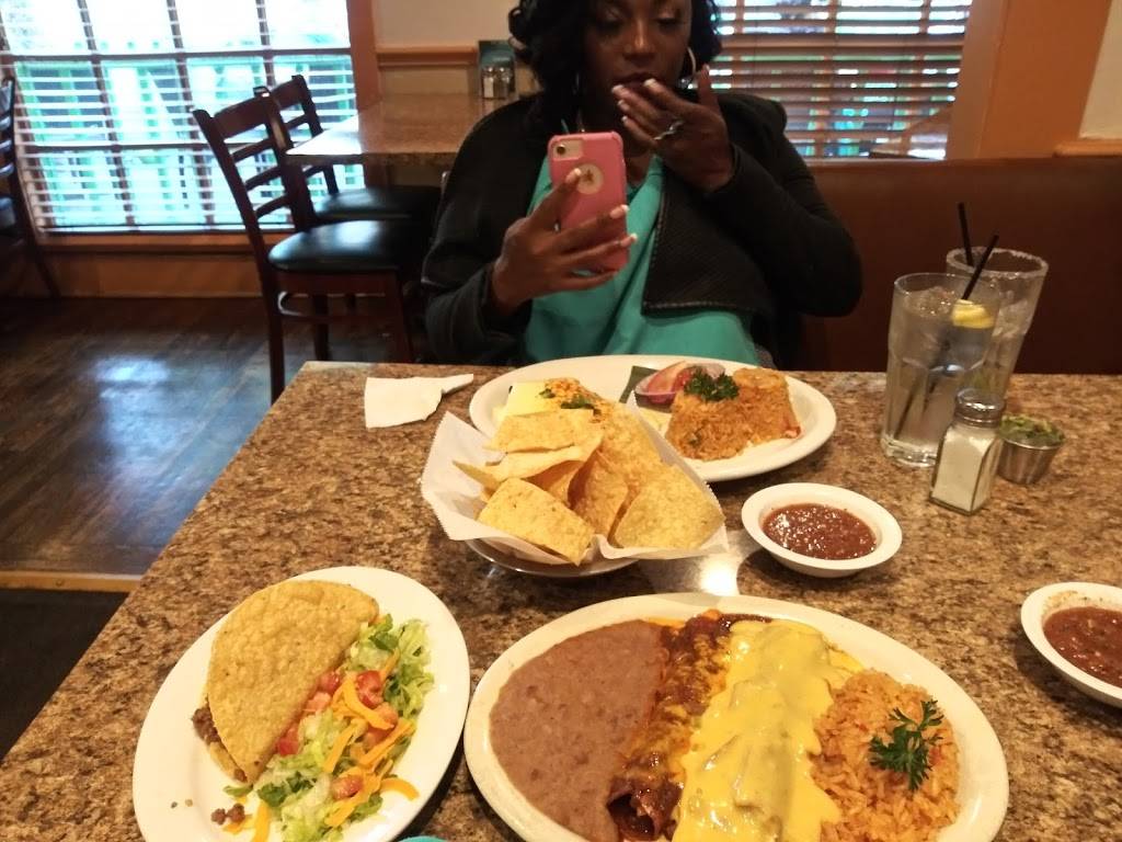 Mannys Uptown | restaurant | 3521 Oak Grove Ave, Dallas, TX 75204, USA | 2142521616 OR +1 214-252-1616