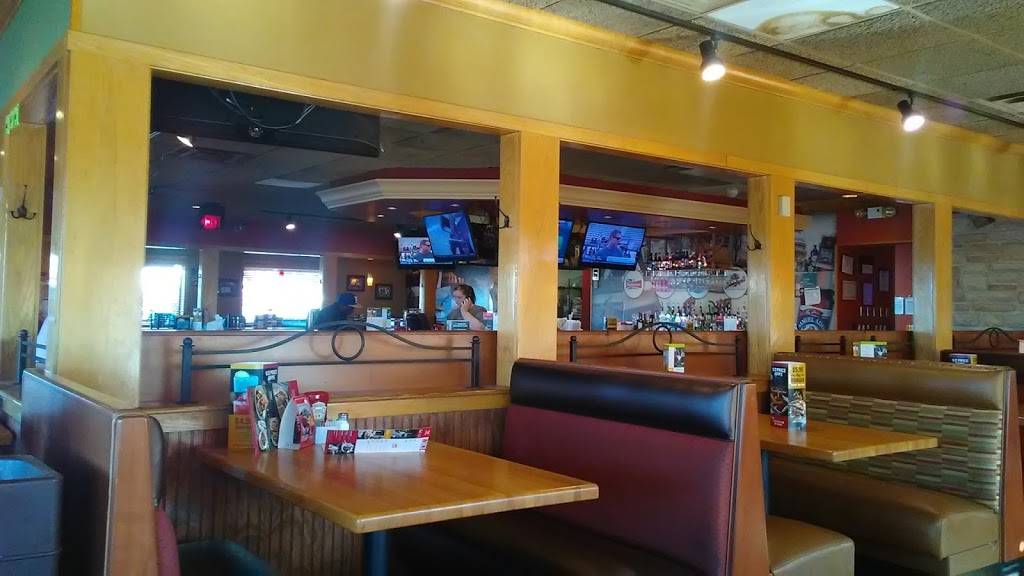 Applebees Grill + Bar | restaurant | 1675 E Riverside Blvd, Rockford, IL 61114, USA | 8156548339 OR +1 815-654-8339