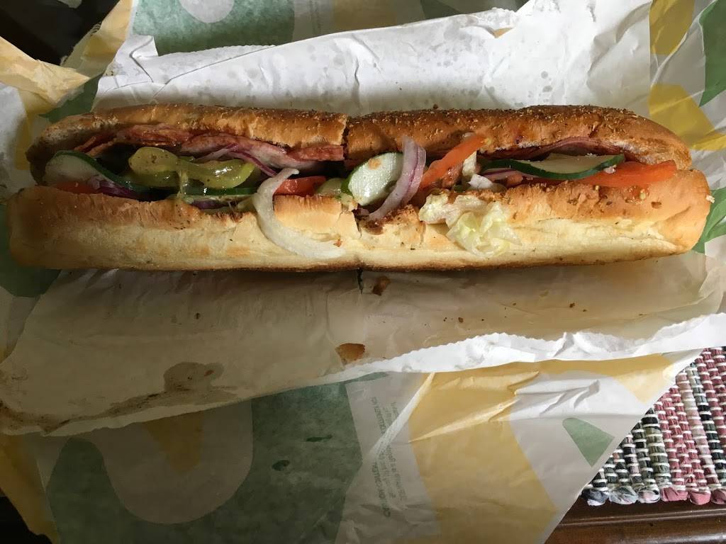 Subway | restaurant | 441 Chelsea St, Sistersville, WV 26175, USA | 3046522405 OR +1 304-652-2405