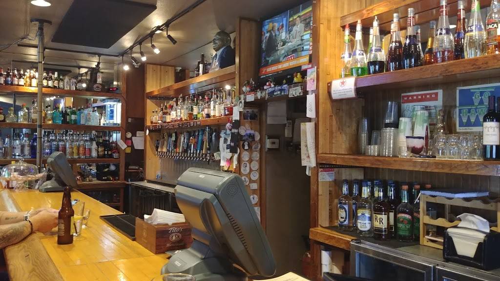 Filling Station | restaurant | 11200 WA-104, Kingston, WA 98346, USA | 3602977732 OR +1 360-297-7732