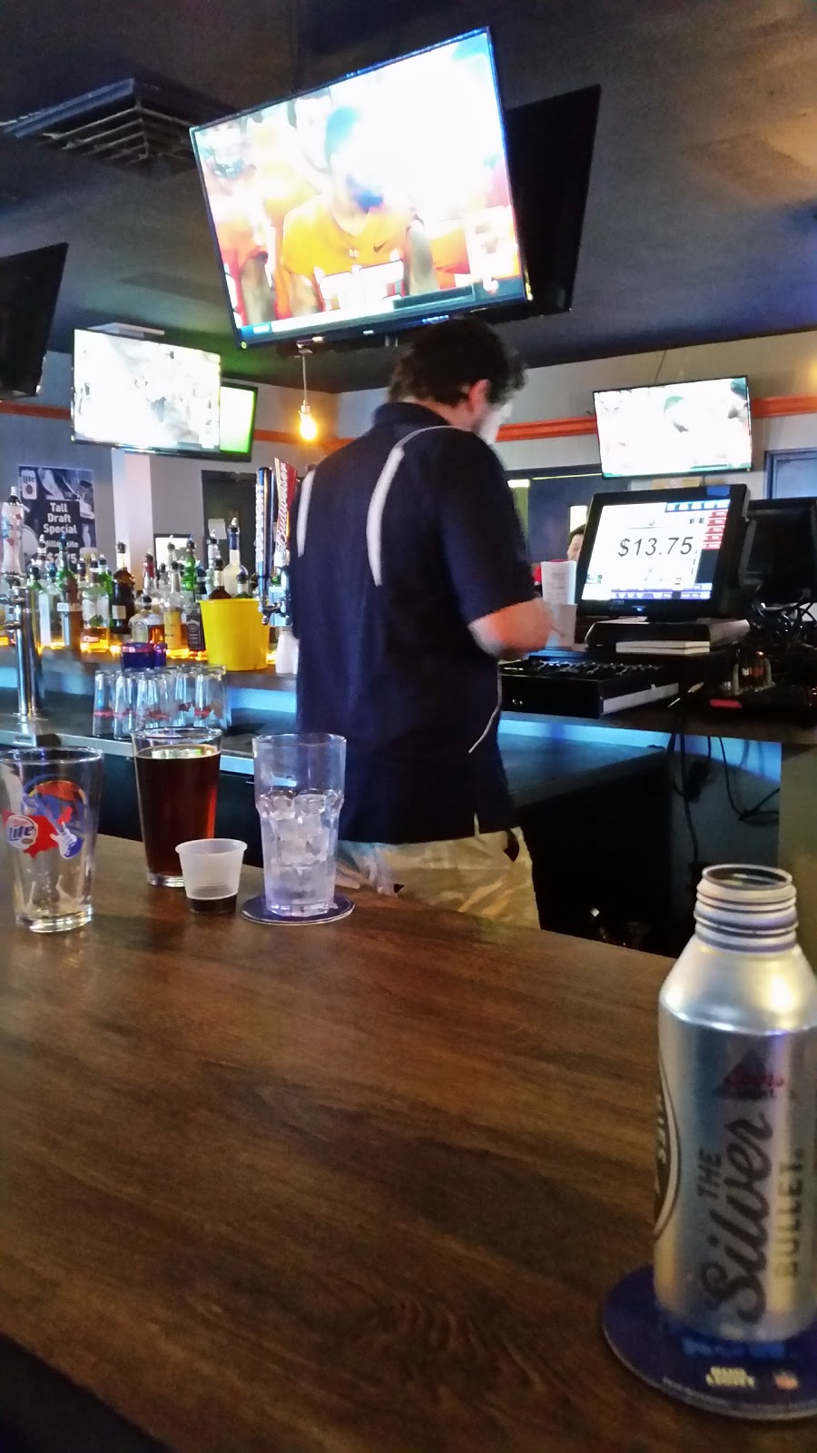 Wayward Bar & Grill | restaurant | 1213 Schreier Rd, Rossford, OH 43460, USA | 4196663288 OR +1 419-666-3288