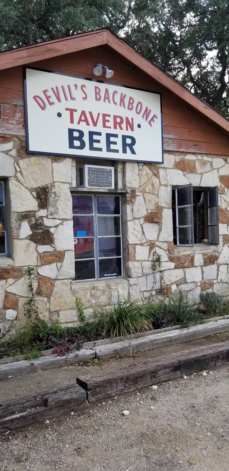 Devils Backbone Tavern | restaurant | 4041 Farm to Market 32, Fischer, TX 78623, USA | 8309642544 OR +1 830-964-2544