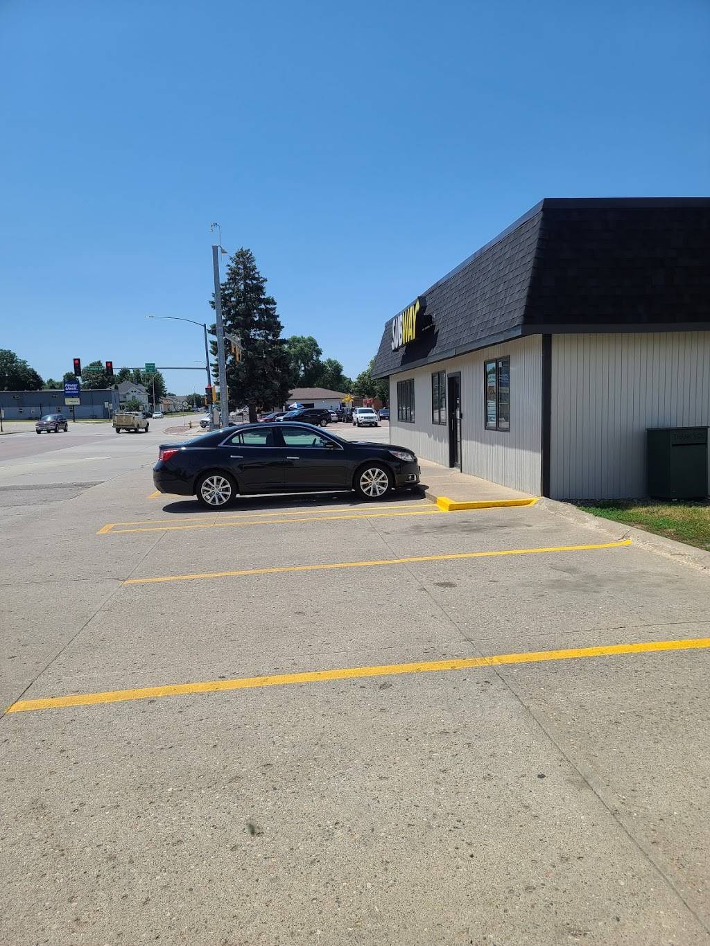 Subway | meal takeaway | 11 5th Ave NW, Le Mars, IA 51031, USA | 7125465200 OR +1 712-546-5200