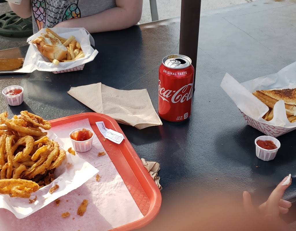 Pirates Cove | restaurant | 74 Providence Rd, Linwood, MA 01525, USA | 5082340700 OR +1 508-234-0700