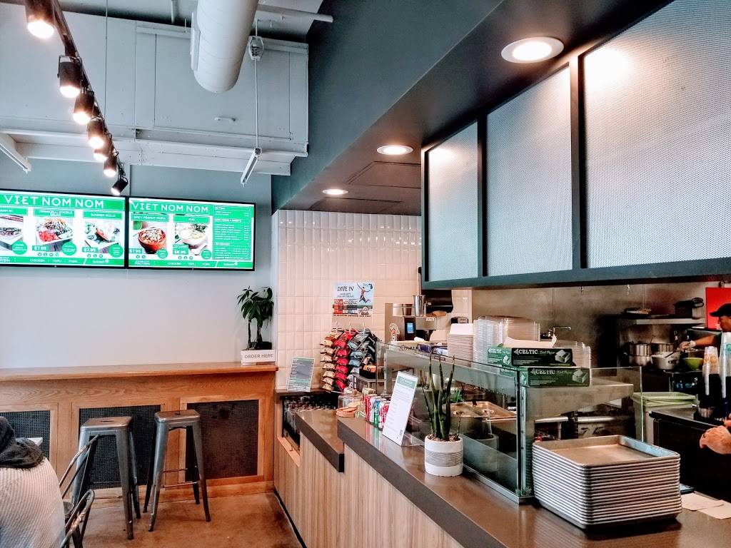 Viet Nom Nom | restaurant | 618 1/2 Church St, Evanston, IL 60201, USA | 8478596326 OR +1 847-859-6326