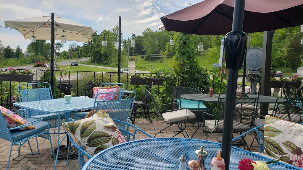 SOS Lounge | restaurant | 161 Old Hastings Rd, Warkworth, ON K0K 3K0, Canada | 7059243333 OR +1 705-924-3333