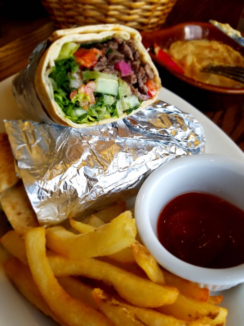 Aladdins Grill | restaurant | 148 Squire Rd, Revere, MA 02151, USA | 7812894670 OR +1 781-289-4670