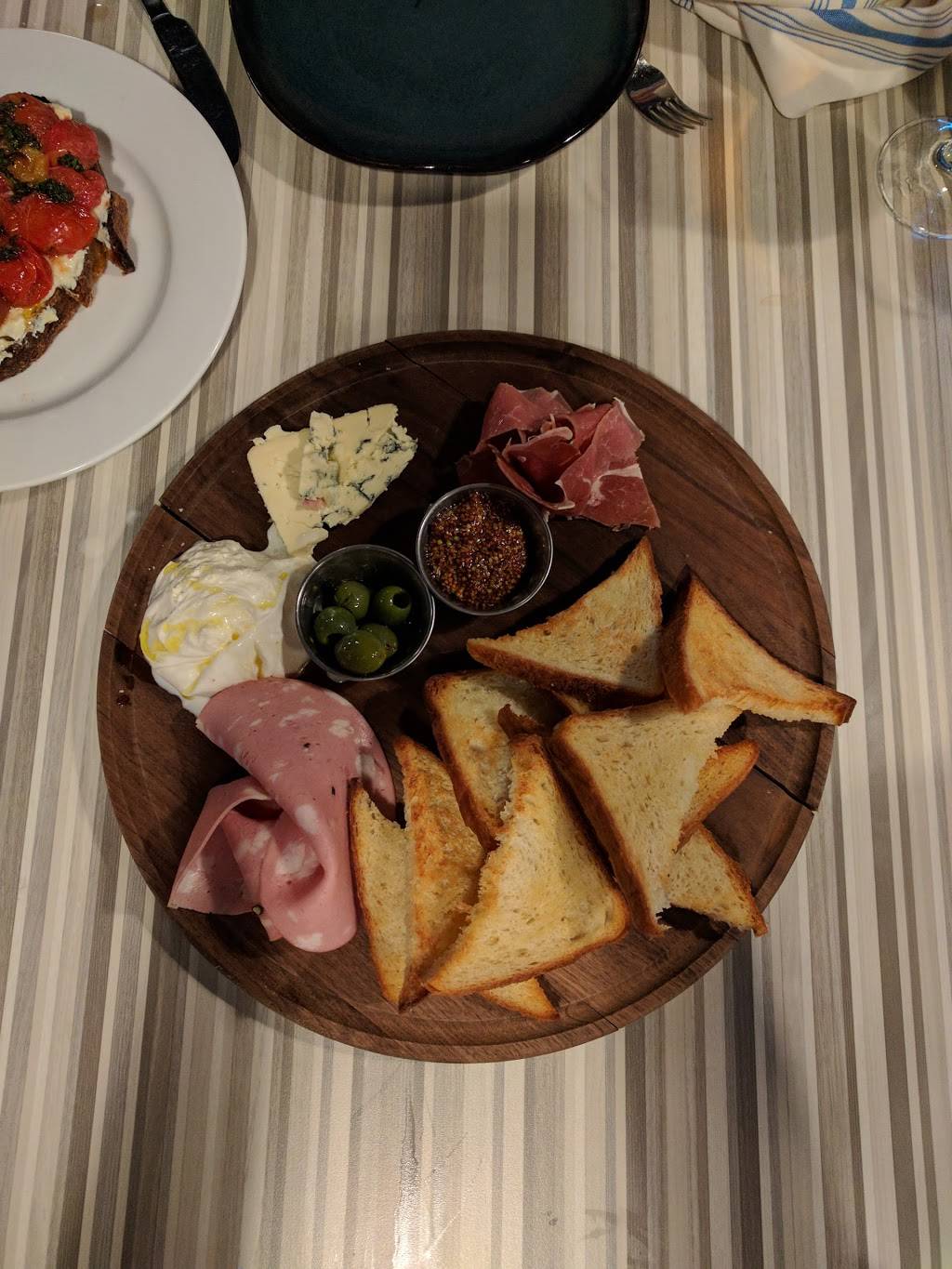 Pioneer | restaurant | 1110 Shelby St, Indianapolis, IN 46203, USA | 3179866761 OR +1 317-986-6761