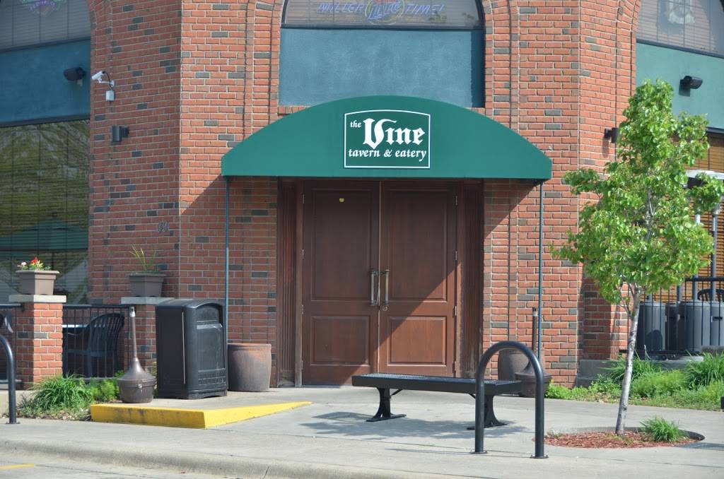 Vine Tavern & Eatery - Coralville | restaurant | 39 2nd Ave, Coralville, IA 52241, USA | 3193387770 OR +1 319-338-7770