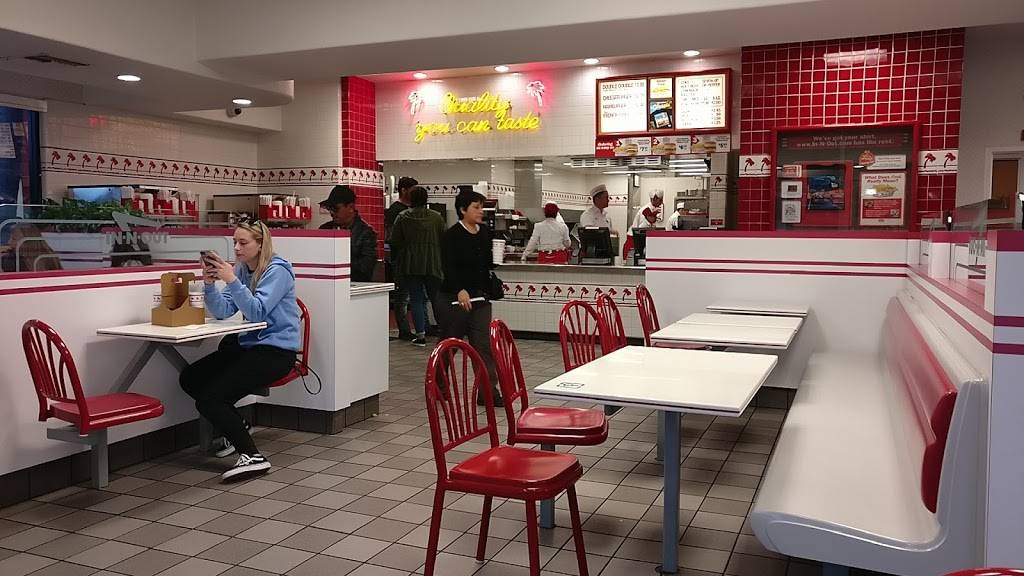 In-N-Out Burger | restaurant | 2010 Hacienda Dr, Vista, CA 92081, USA | 8007861000 OR +1 800-786-1000