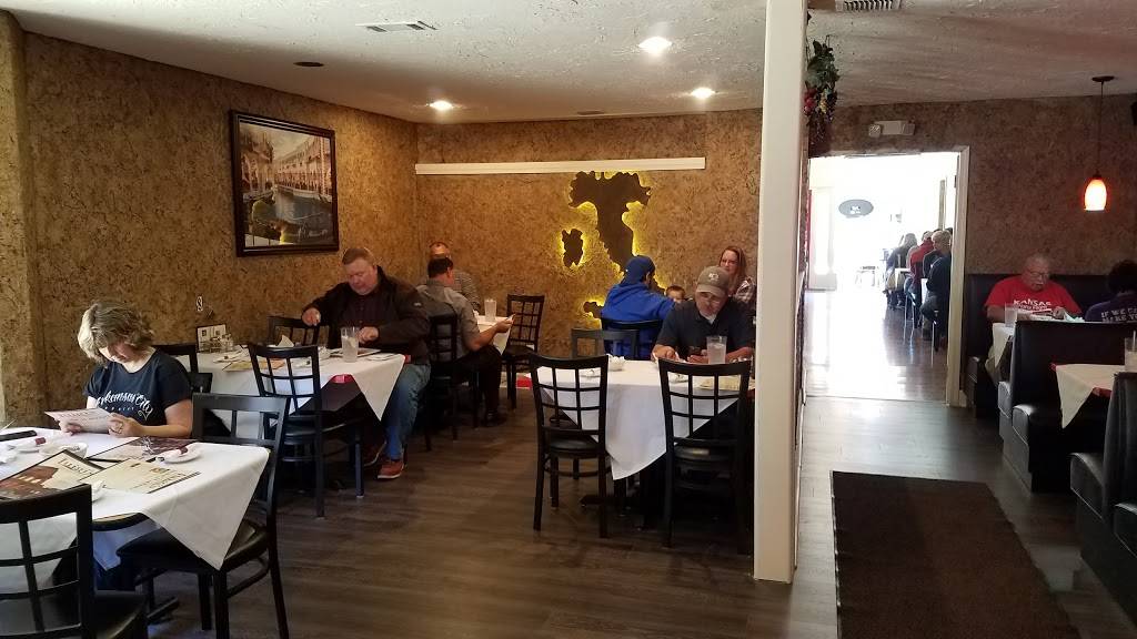 Luigis Italian Restaurant | restaurant | 124 E 9th Ave, Winfield, KS 67156, USA | 6204022880 OR +1 620-402-2880